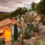Ecovilla Mirabilis- Praechtiges Mit Pool By Interhome