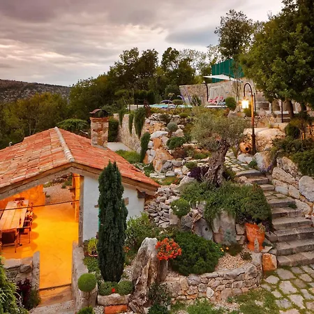 Ecovilla Mirabilis- Praechtiges Mit Pool By Interhome